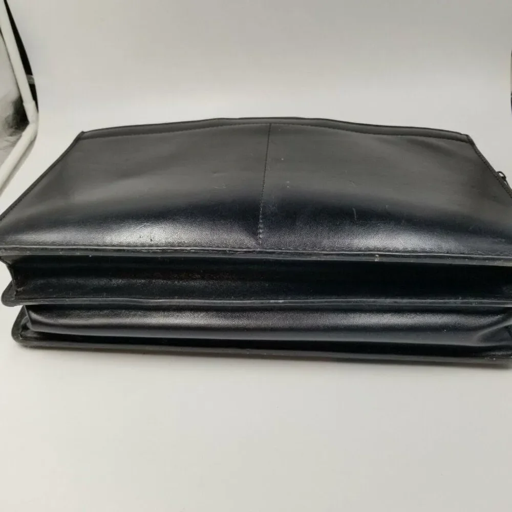 Computer Bag scratches please